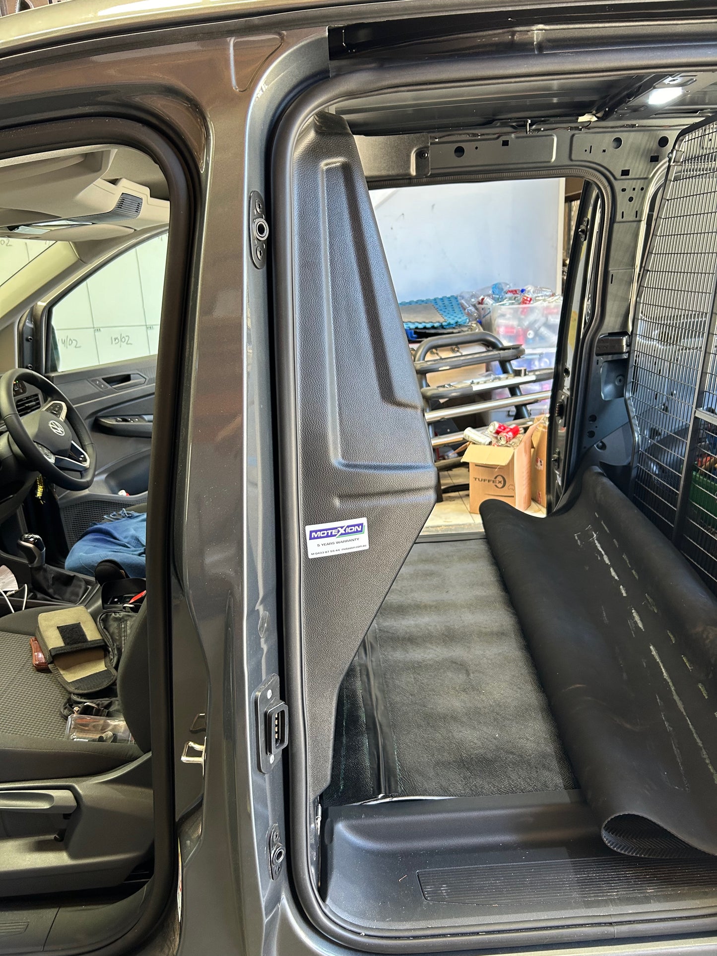 Caddy 5 bulkhead vapour barrier