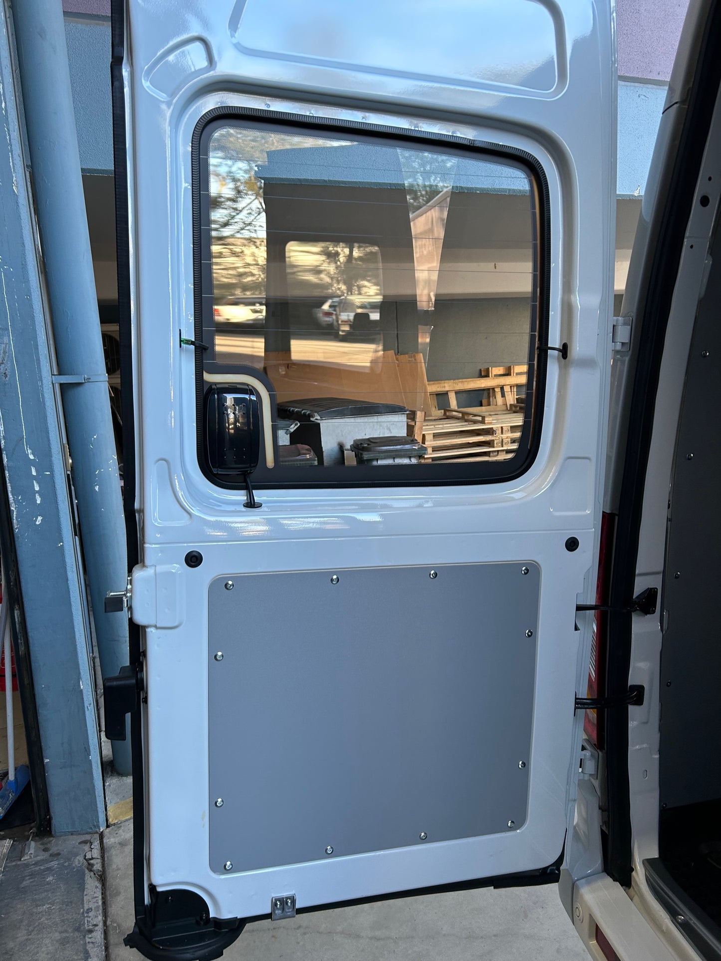 LDV V80 Wall Panel