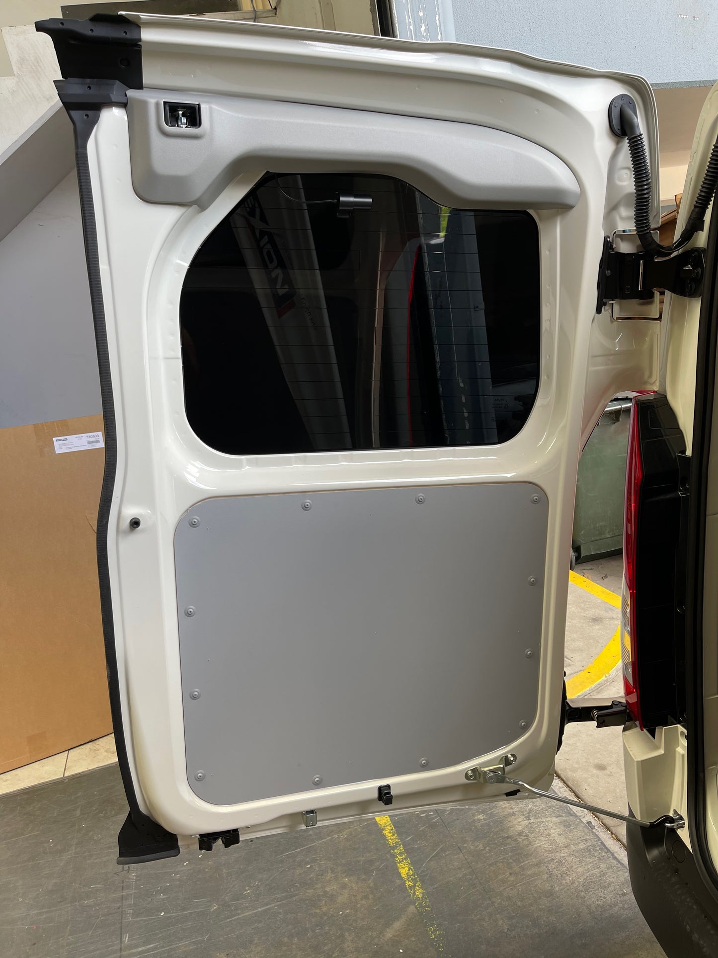 Toyota Hi Ace rear door panel kit - set of 2