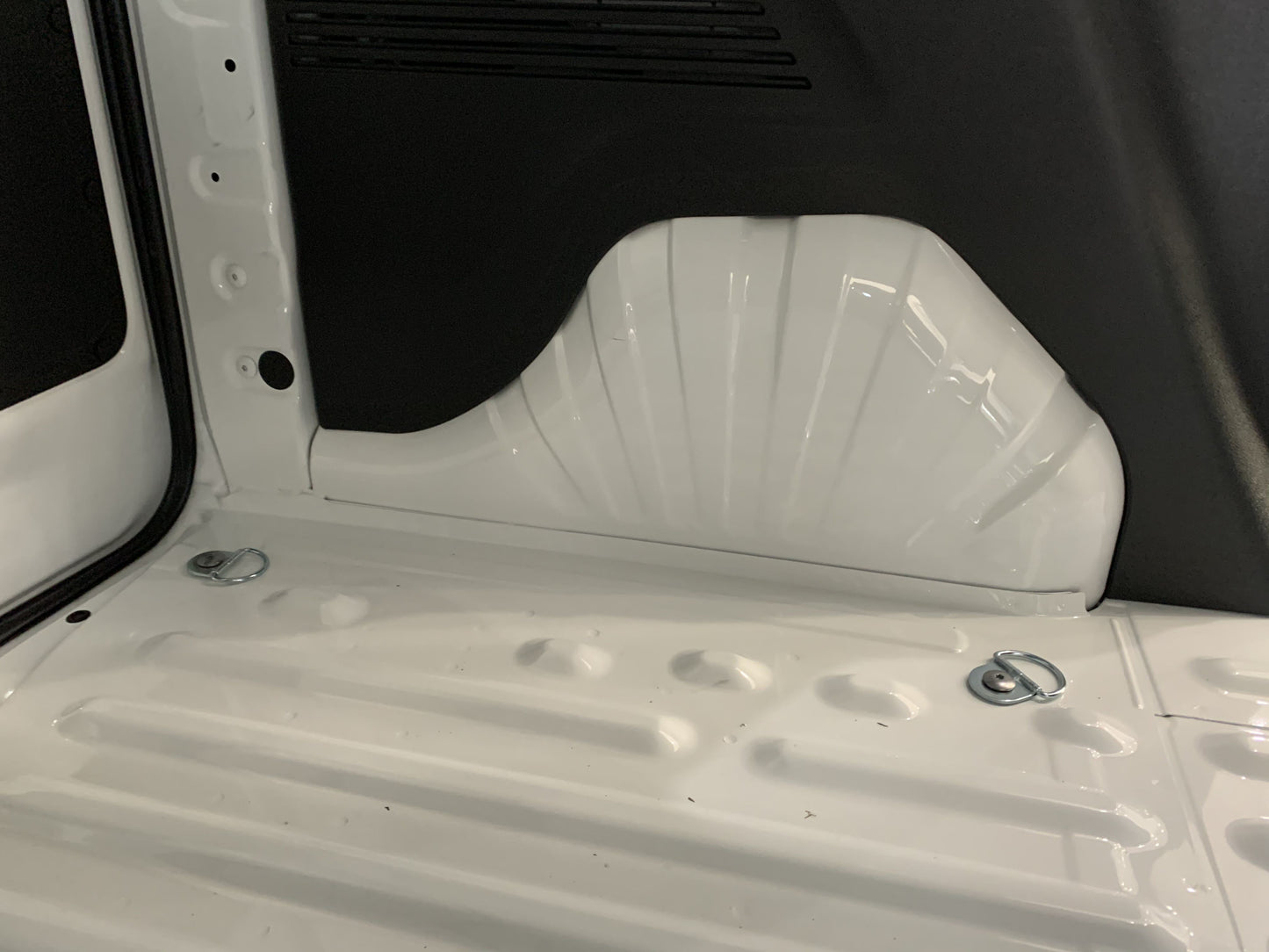Peugeot Partner 2019 Wheel Arch Boxes