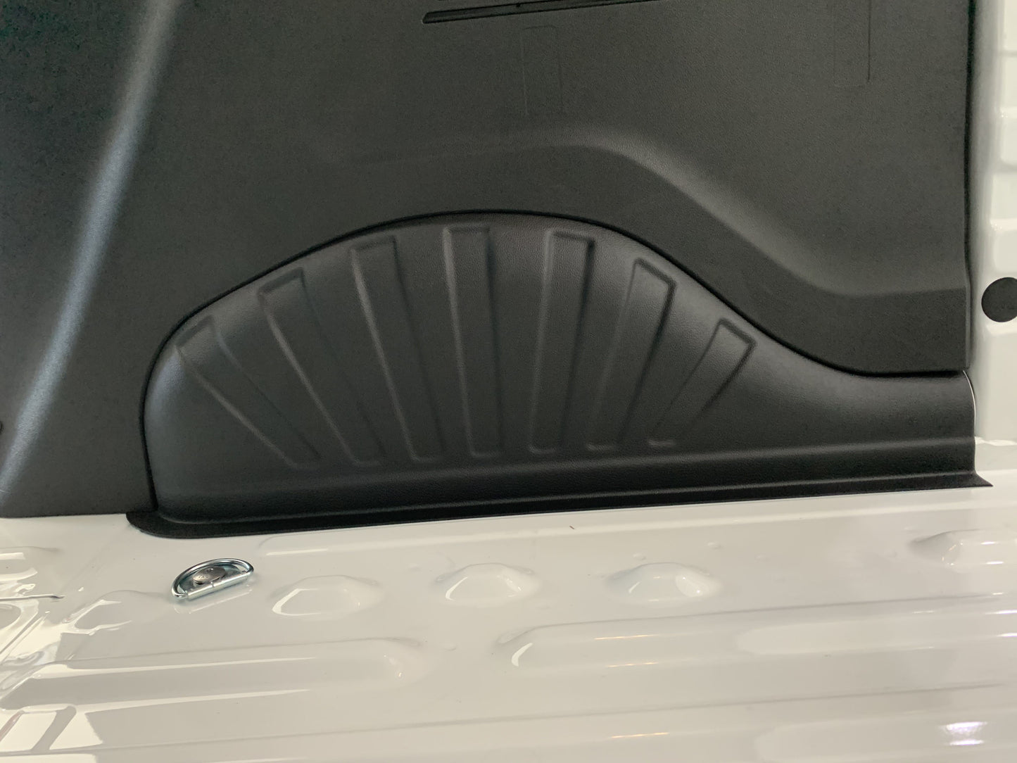 Peugeot Partner 2019 Wheel Arch Boxes
