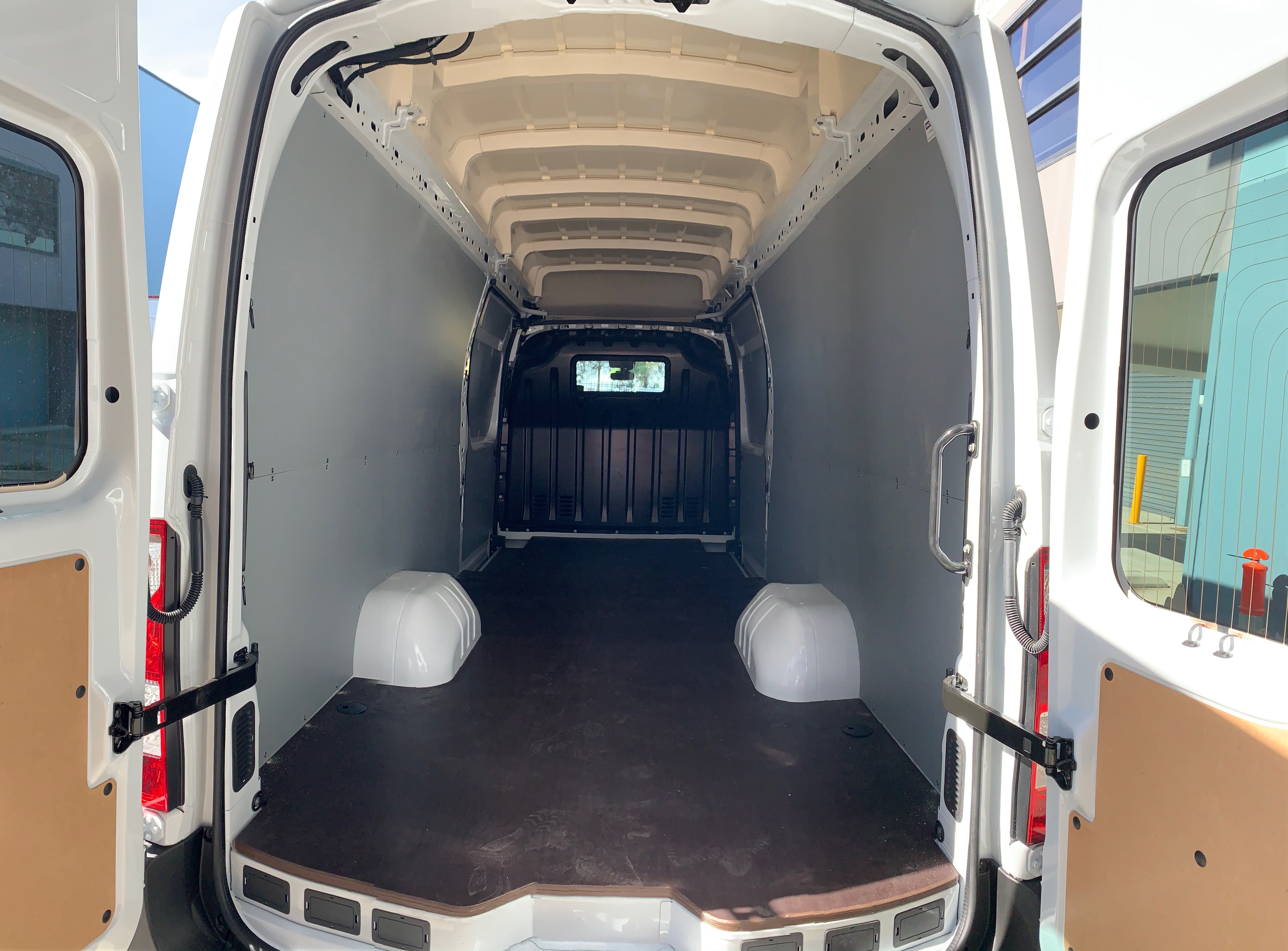 Renault Master X62 Extra Long Wheel Base Dual S door Floor renault-master-x62-extra-long-wheel-base-dual-s-door-floor