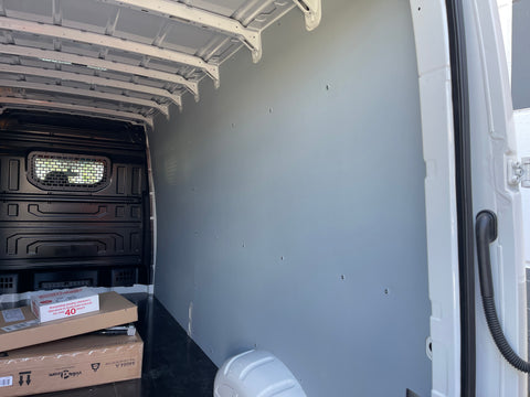 Volkswagen Crafter (Mid Wheel Base - Low Roof) - Wall