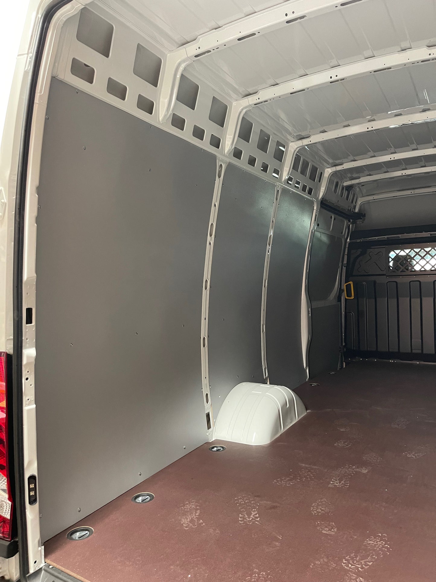 Iveco Daily Wall Panel Kit - Fits single and dual rear wheel vans