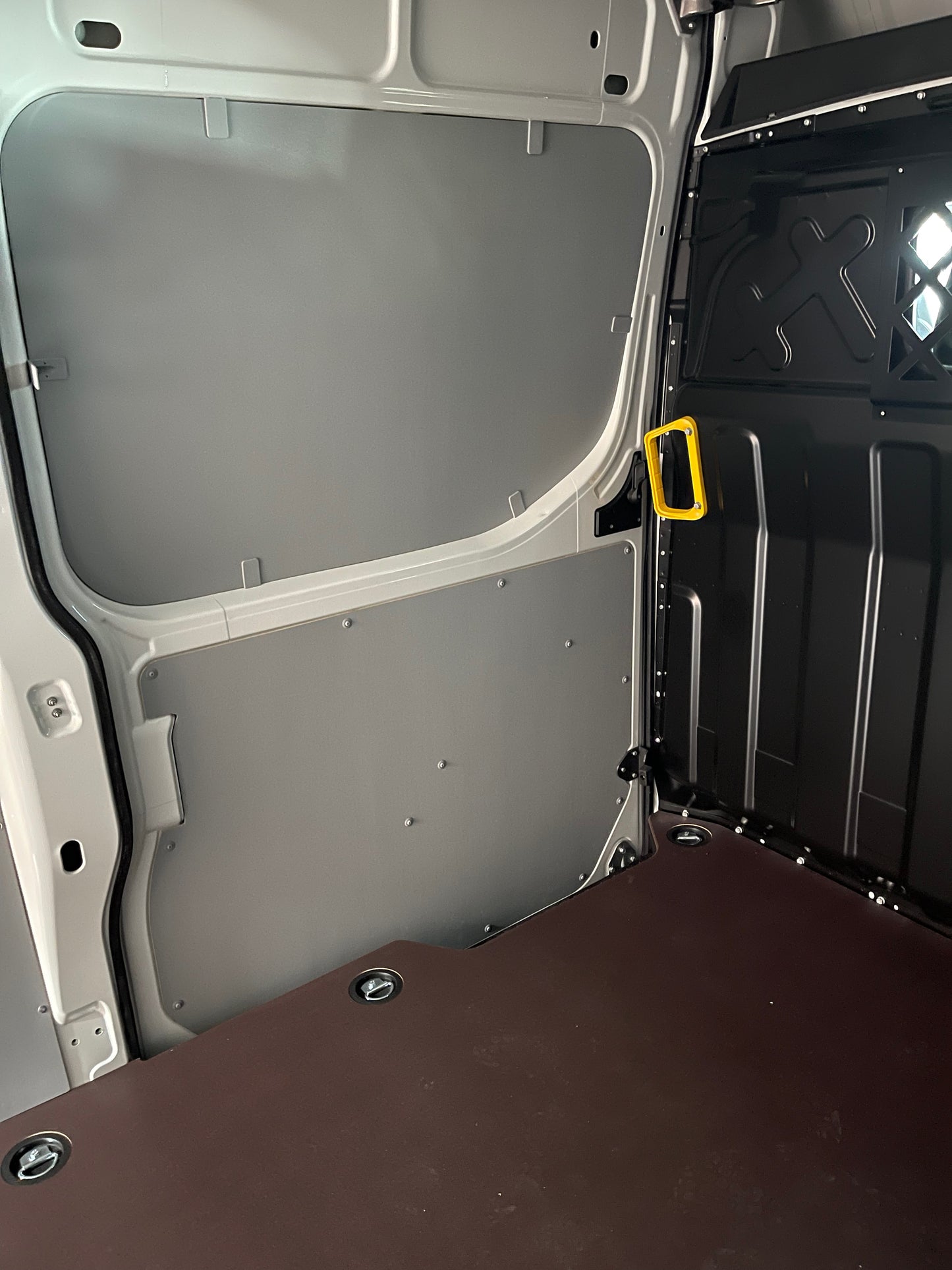 Iveco Daily Wall Panel Kit - Fits single and dual rear wheel vans