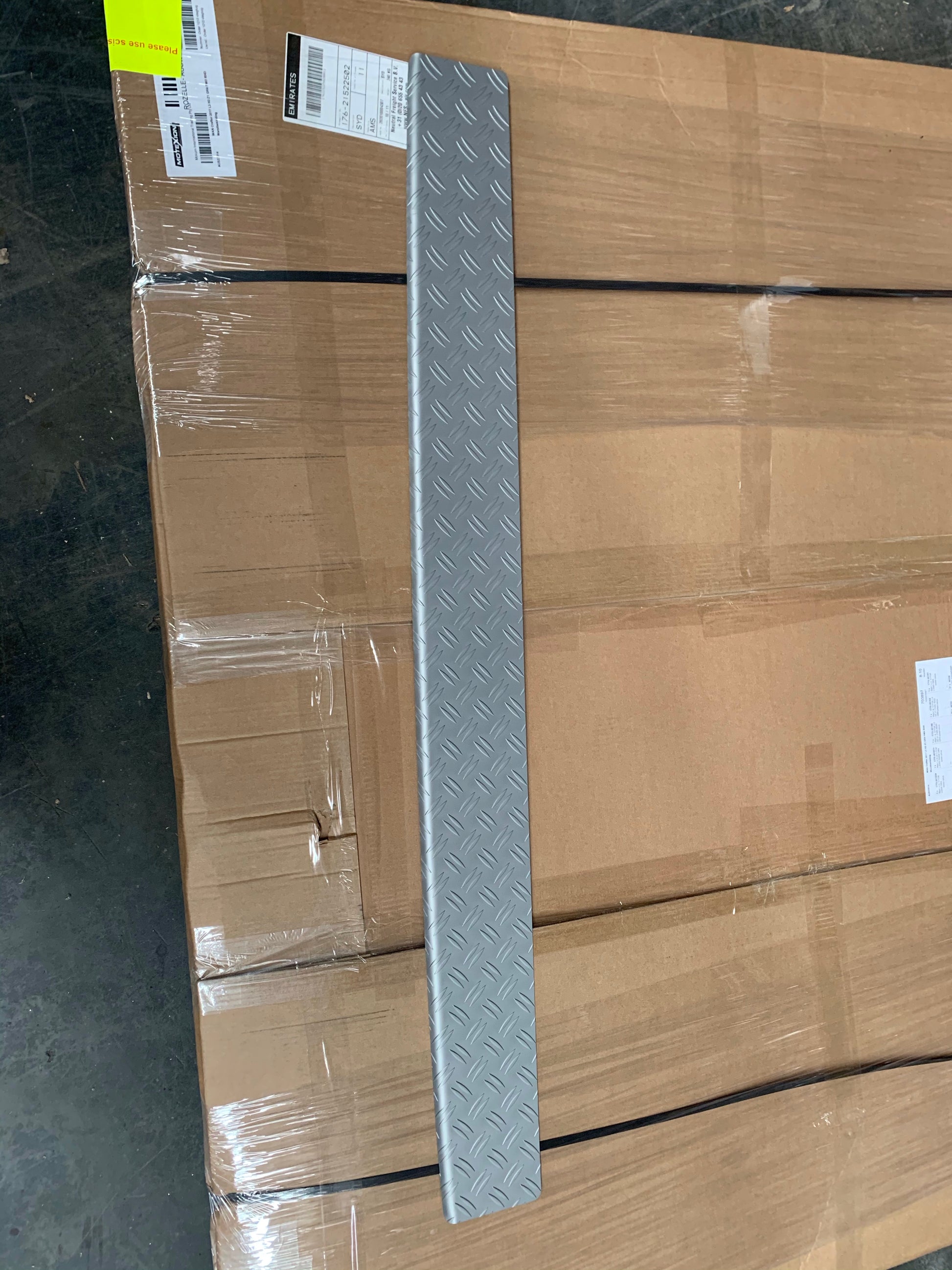 Renault Trafic and mitsubishi Scuff Plates for the rear bumper